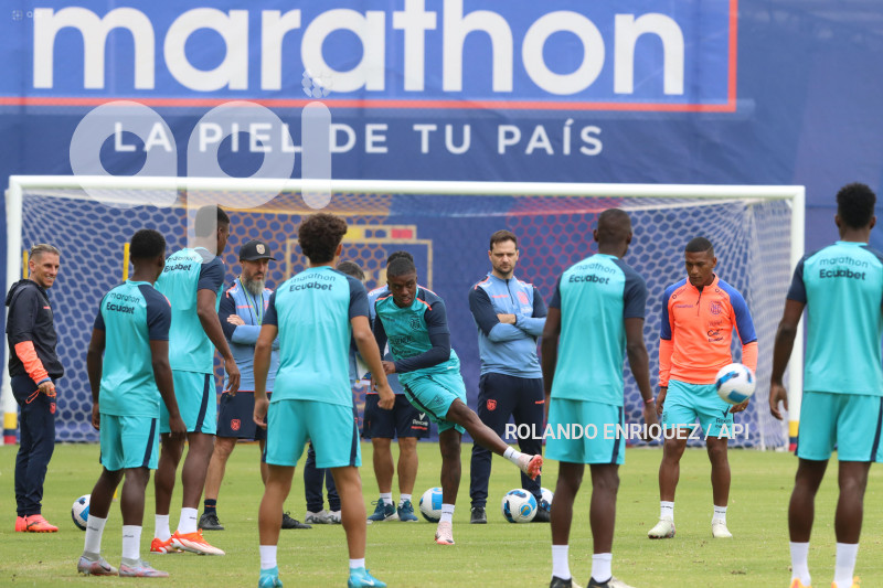 ENTRENAMIENTO SELECCIÓN ECUADOR