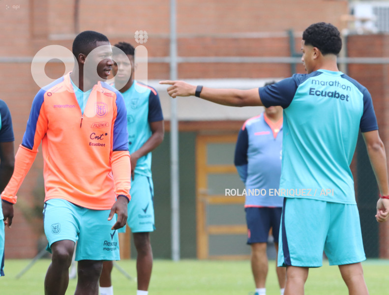 ENTRENAMIENTO SELECCIÓN ECUADOR
