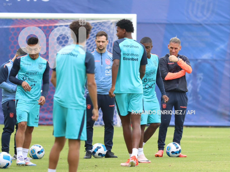 ENTRENAMIENTO SELECCIÓN ECUADOR