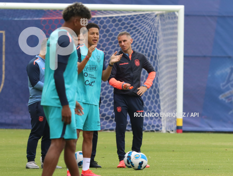 ENTRENAMIENTO SELECCIÓN ECUADOR