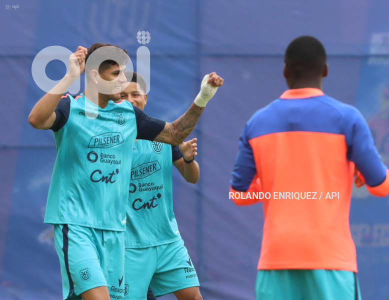 ENTRENAMIENTO SELECCIÓN ECUADOR