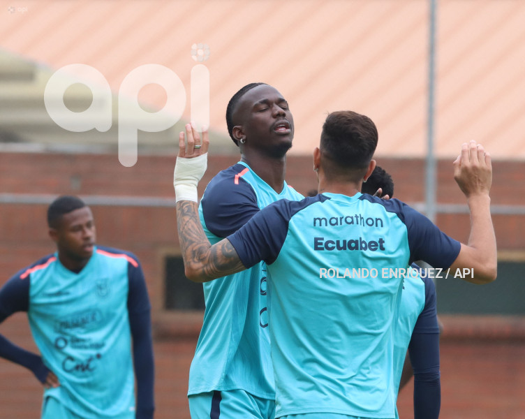 ENTRENAMIENTO SELECCIÓN ECUADOR