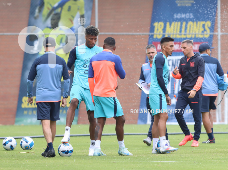 ENTRENAMIENTO SELECCIÓN ECUADOR