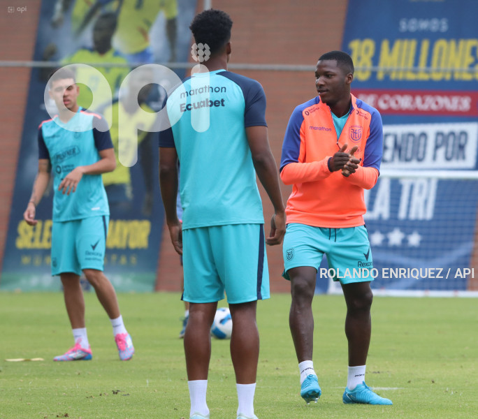 ENTRENAMIENTO SELECCIÓN ECUADOR