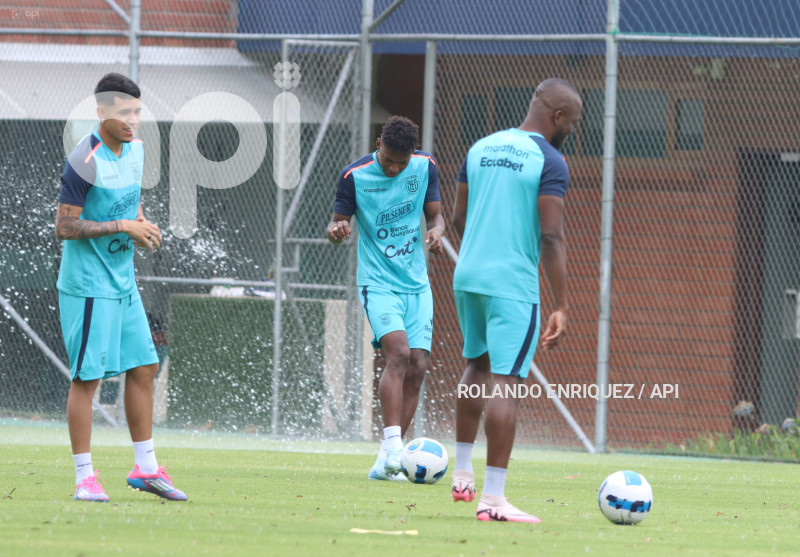 ENTRENAMIENTO SELECCIÓN ECUADOR