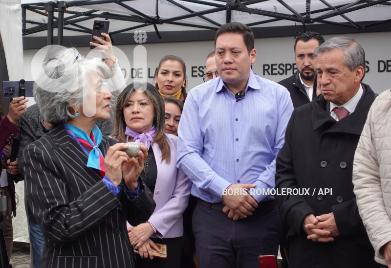 CUENCA-COLOCACION PRIMERA PIEDRA-VICTIMAS FEMICIDIOS