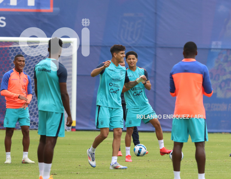ENTRENAMIENTO SELECCIÓN ECUADOR
