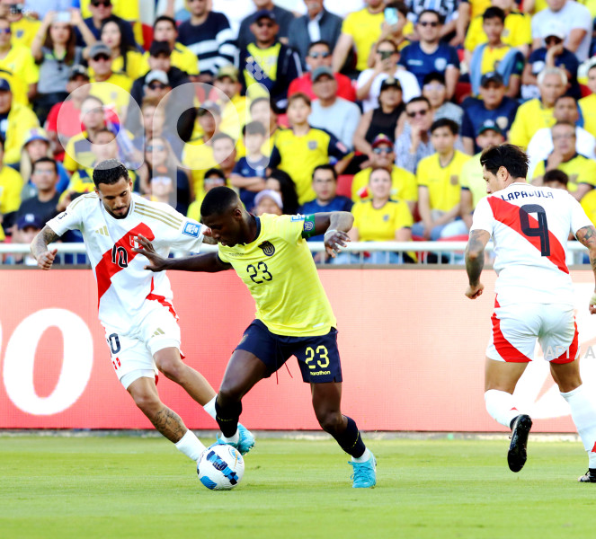 FBL-ELIMINATORIAS-ECUADOR-PERU
