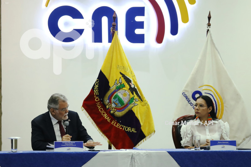 UIO- APROBACION CONVOCATORIA CNE