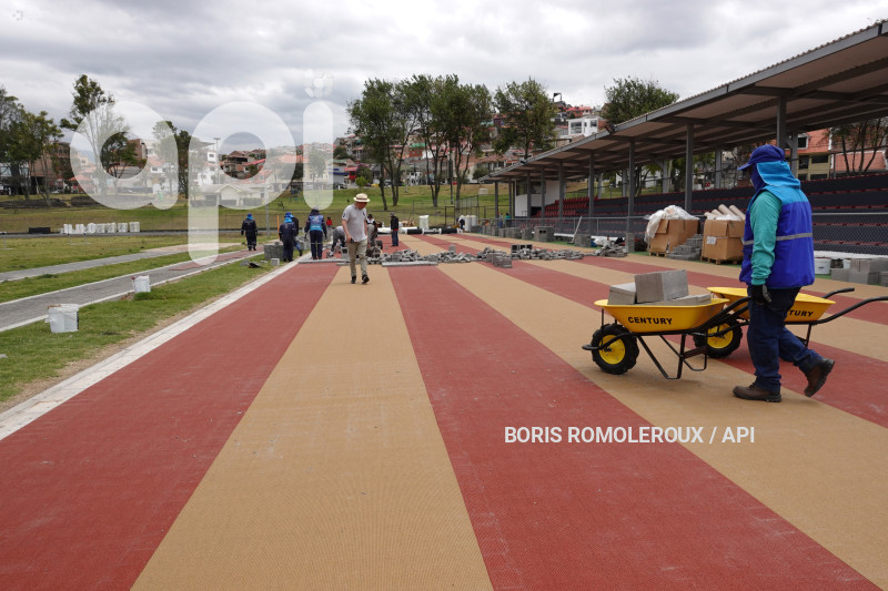 CUENCA-COLOCACION PISTA ATLETICA