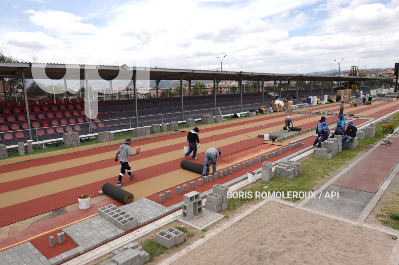 CUENCA-COLOCACION PISTA ATLETICA