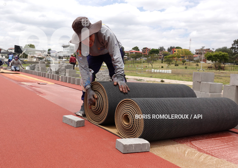 CUENCA-COLOCACION PISTA ATLETICA