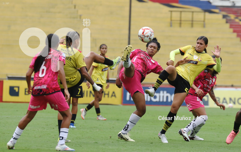 FBL-SUPERLIGA-BARCELONA-DRAGONAS
