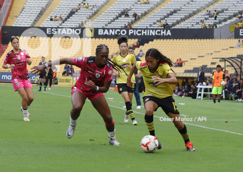 FBL-SUPERLIGA-BARCELONA-DRAGONAS