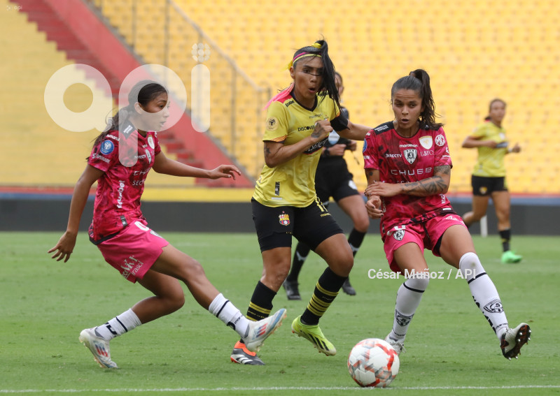 FBL-SUPERLIGA-BARCELONA-DRAGONAS