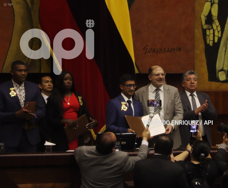 ASAMBLEA-CONDECORACION-ATLETAS-OLIMPICOS