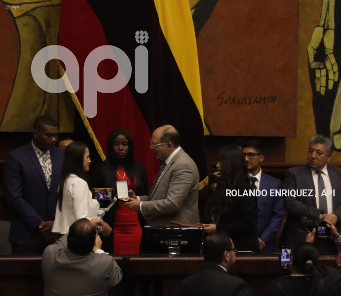 ASAMBLEA-CONDECORACION-ATLETAS-OLIMPICOS