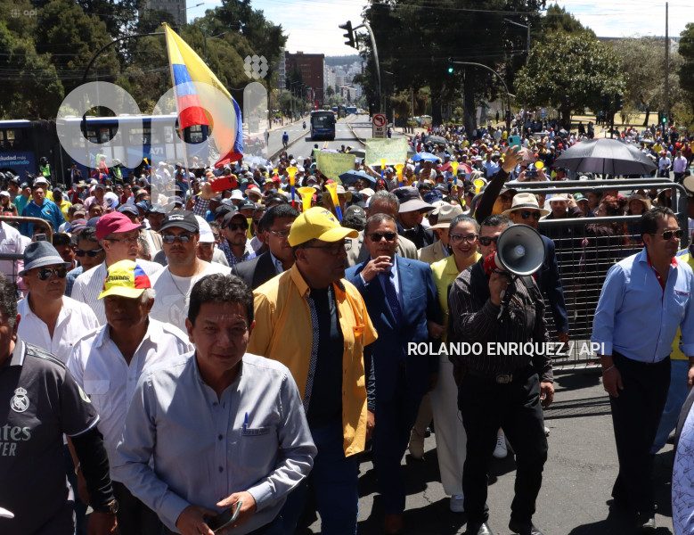 MARCHA-TRANSPORTISTAS-PICHINCHA