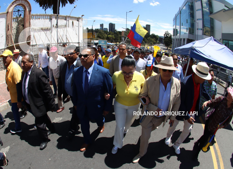MARCHA-TRANSPORTISTAS-PICHINCHA
