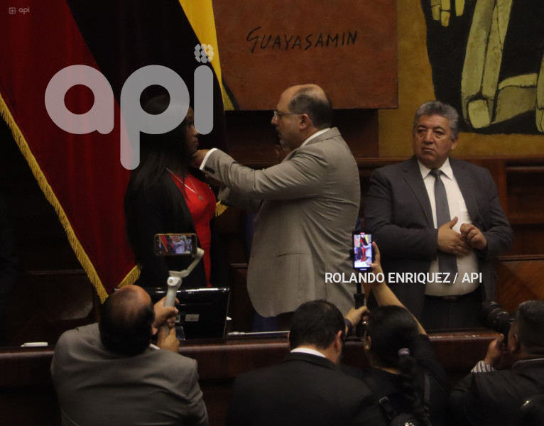 ASAMBLEA-CONDECORACION-ATLETAS-OLIMPICOS