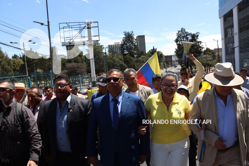 MARCHA-TRANSPORTISTAS-PICHINCHA