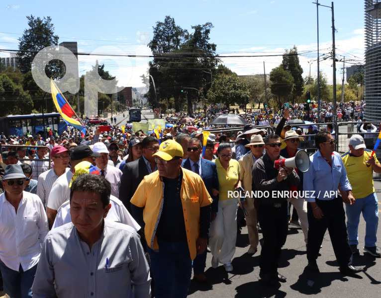 MARCHA-TRANSPORTISTAS-PICHINCHA