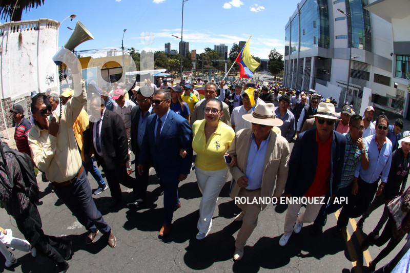 MARCHA-TRANSPORTISTAS-PICHINCHA