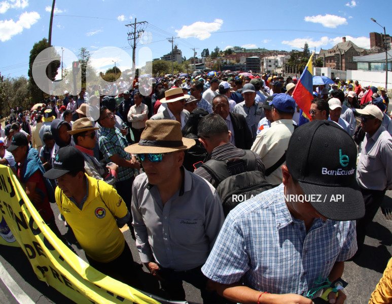 MARCHA-TRANSPORTISTAS-PICHINCHA
