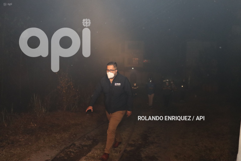 INCENDIO-QUITO-GUAPULO