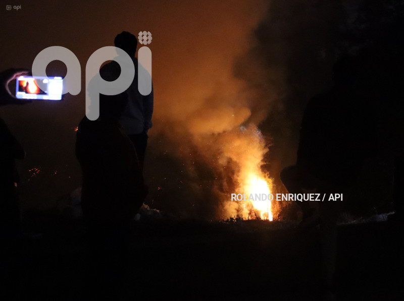 INCENDIO-QUITO-GUAPULO