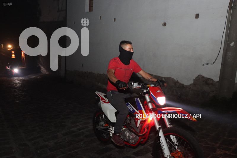 INCENDIO-QUITO-GUAPULO