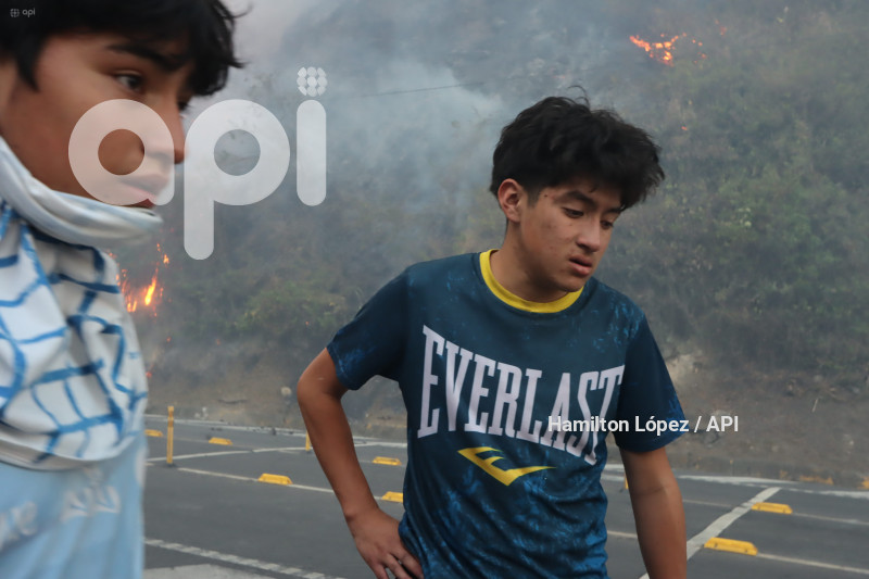 UIO-INCENDIO-SIMÓN-BOLÍVAR
