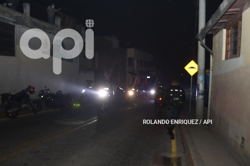 INCENDIO-QUITO-GUAPULO