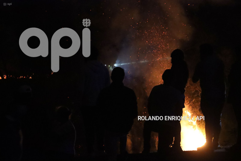 INCENDIO-QUITO-GUAPULO