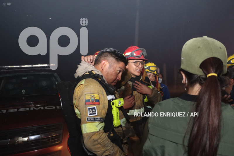 INCENDIO-QUITO-GUAPULO
