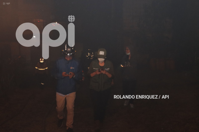 INCENDIO-QUITO-GUAPULO