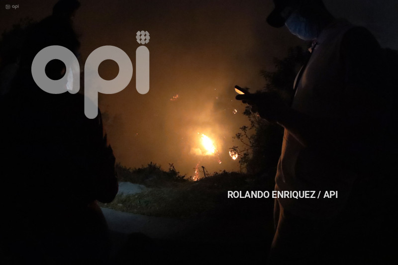 INCENDIO-QUITO-GUAPULO