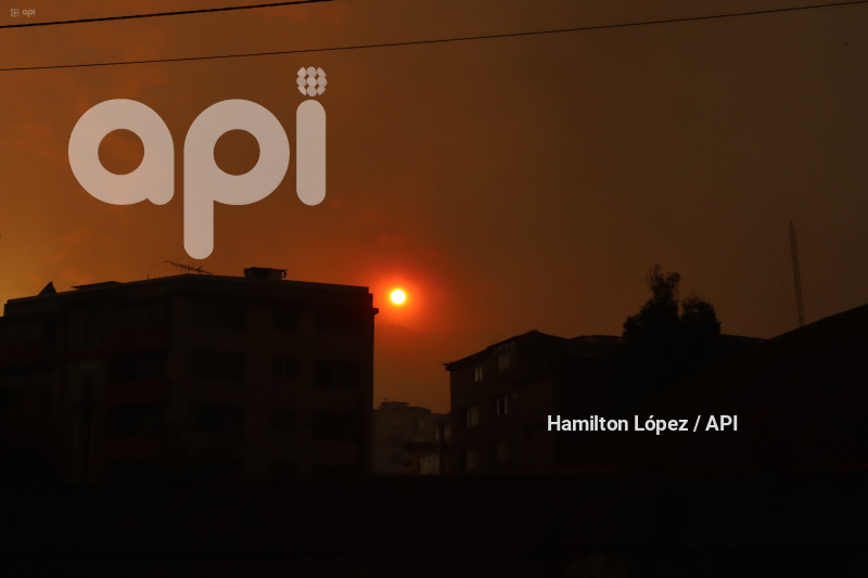 UIO-INCENDIO-SIMÓN-BOLÍVAR