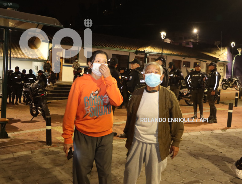INCENDIO-QUITO-GUAPULO