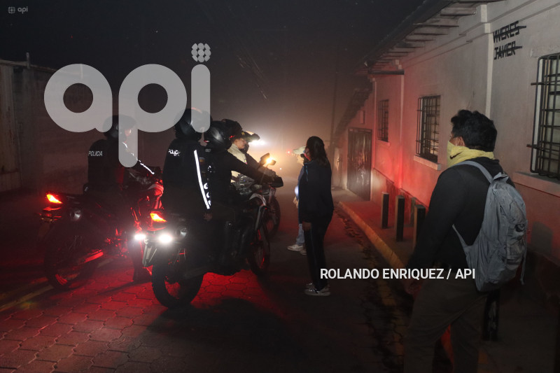 INCENDIO-QUITO-GUAPULO