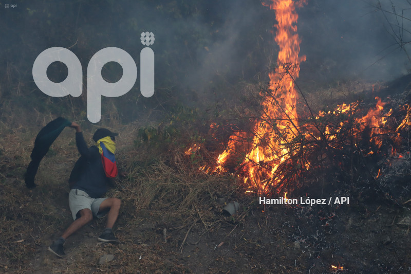 UIO-INCENDIO-SIMÓN-BOLÍVAR