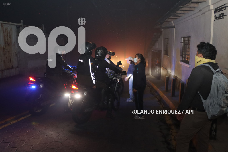 INCENDIO-QUITO-GUAPULO