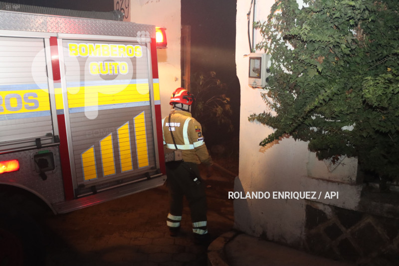 INCENDIO-QUITO-GUAPULO
