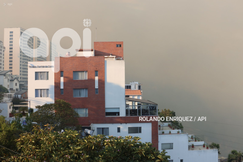 INCENDIO-QUITO-GUAPULO