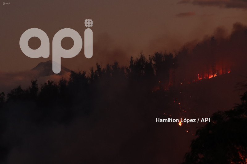 UIO-INCENDIO-SIMÓN-BOLÍVAR