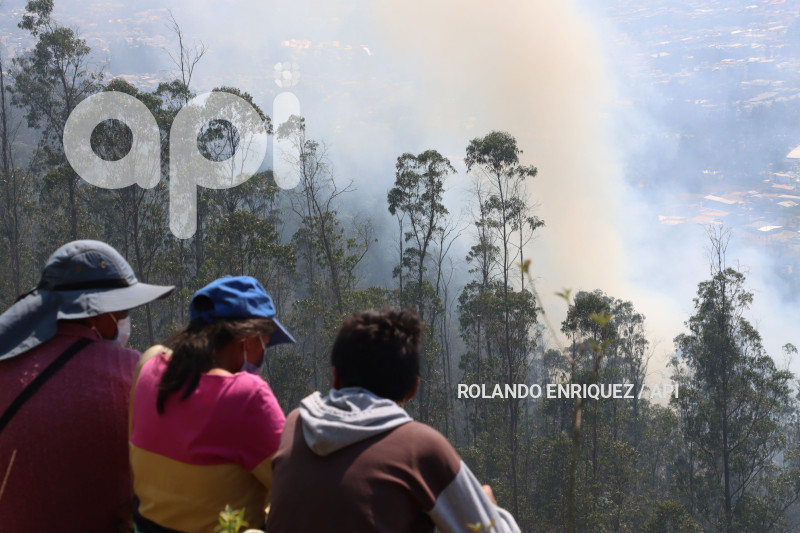 INCENDIO-CERRO-AUQUI