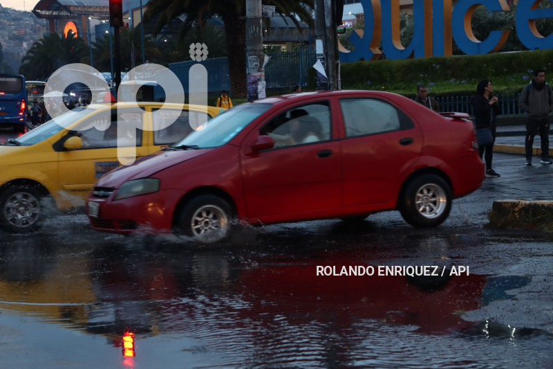 LLUVIAS-QUITO