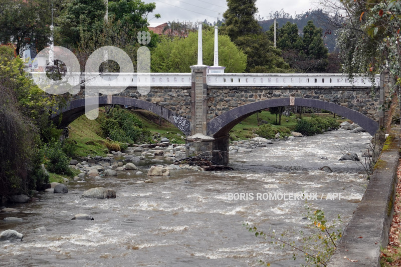 CUENCA-RIO TOMEBAMBA