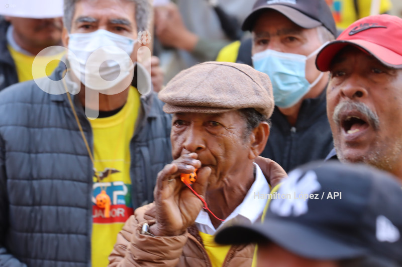 UIO-PROTESTA-TRABAJADORES-OCP