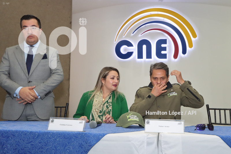 UIO-INSCRIPCIÓN-PRESIDENCIAL-ARAUS-CARRERA